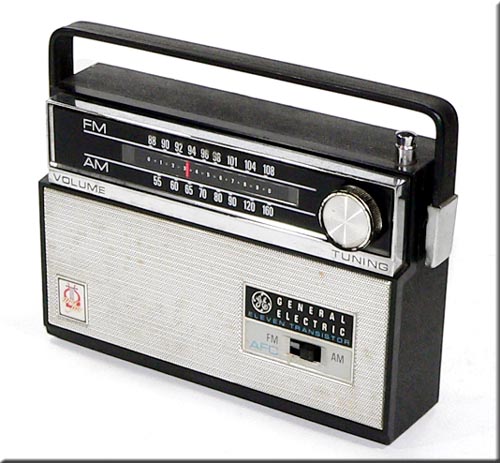 GENERAL ELECTRIC MODEL P1820B FM/AM RADIO