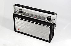 NATIONAL PANASONIC MODEL R-805 FM/AM 2BAND RADIO