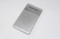 HITACHI MODEL TH-6100 AM RADIO