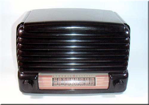 GENERAL ELECTRIC MODEL YRB 82-1 AM RADIO