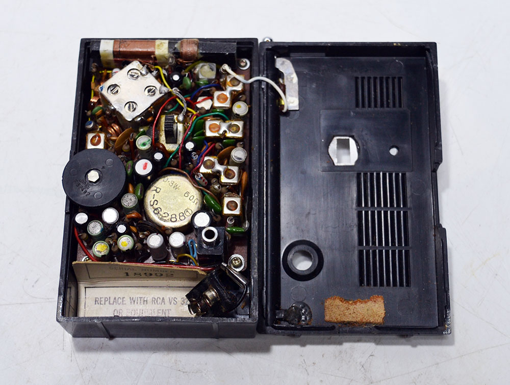 RCA MODEL RGM 19E FM/AM 2BAND RADIO